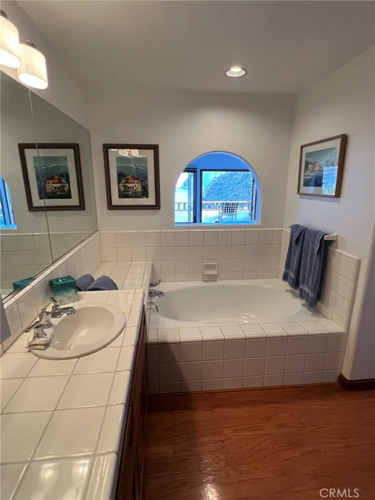 63 Gaviota, Avalon, California 90704 home-pic-20